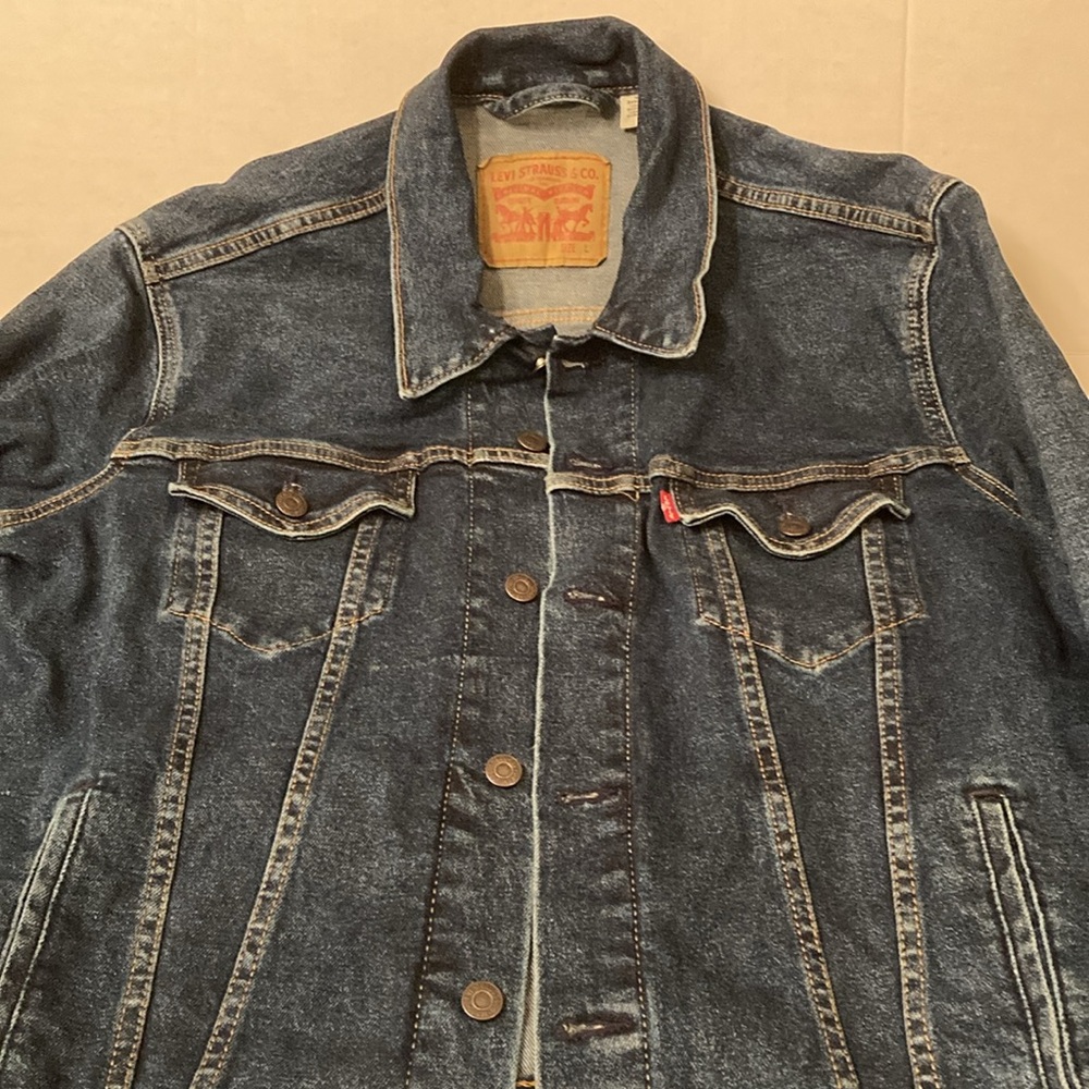 Levi's jean jacket unisex size Large
